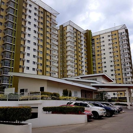 Keys 'N Places Holiday Rentals At Mesaverte Condo カガヤン・デ・オロ エクステリア 写真